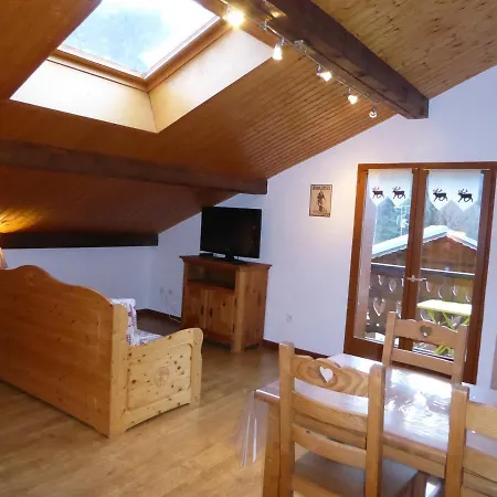 2 Pieces Avec Parking, Proche Commerces Et Telecabine - Fr-1-464-146 Appartement