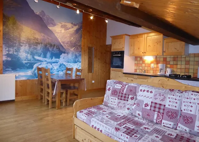 2 Pieces Avec Parking, Proche Commerces Et Telecabine - Fr-1-464-146