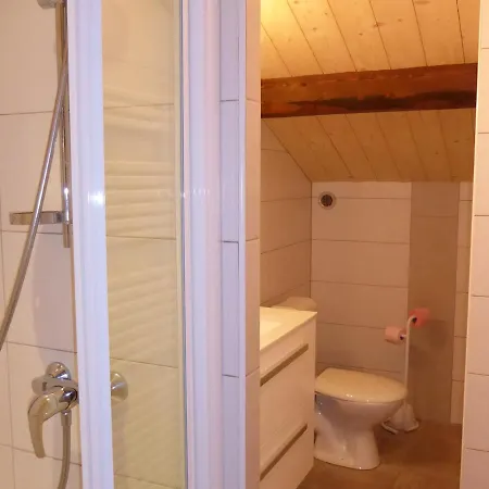 2 Pièces Avec Parking, Proche Commerces Et Télécabine - Fr-1-464-146 Appartement La Plagne